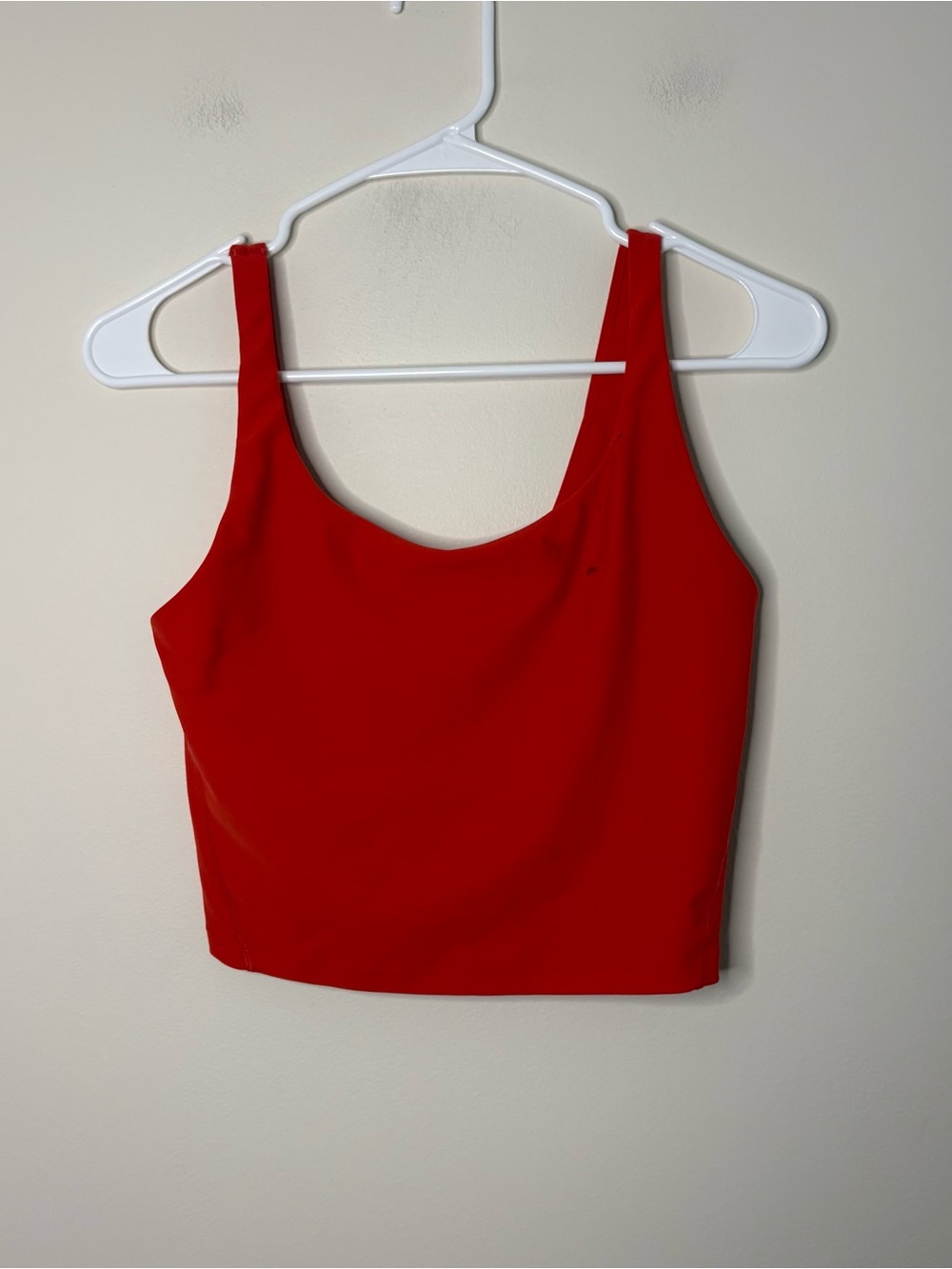 Old Navy Active Powersoft Women’s Medium Red Crop Top Light Support Stain